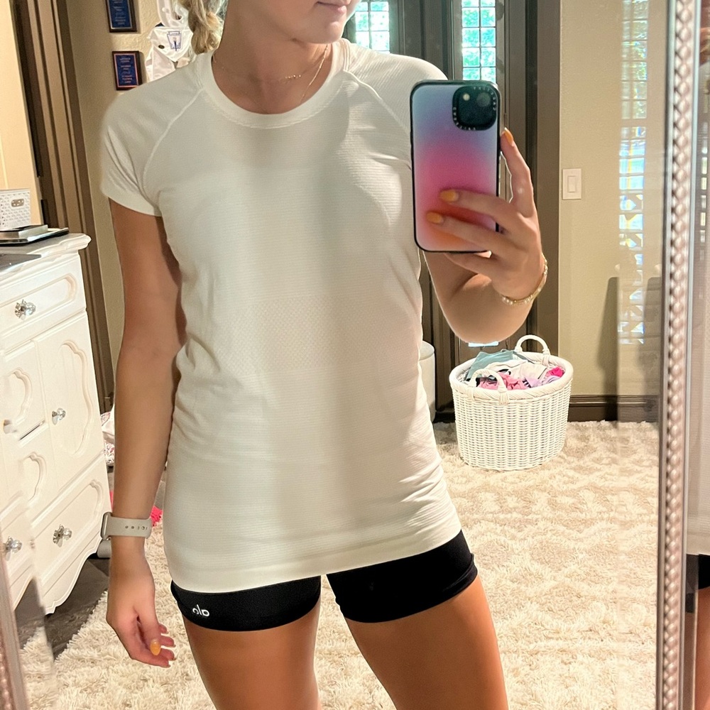 white lululemon swiftly tech
